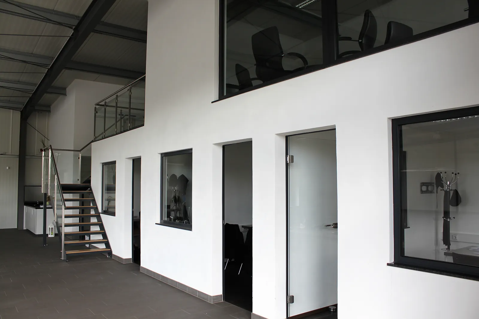 Büro und Galerie innen