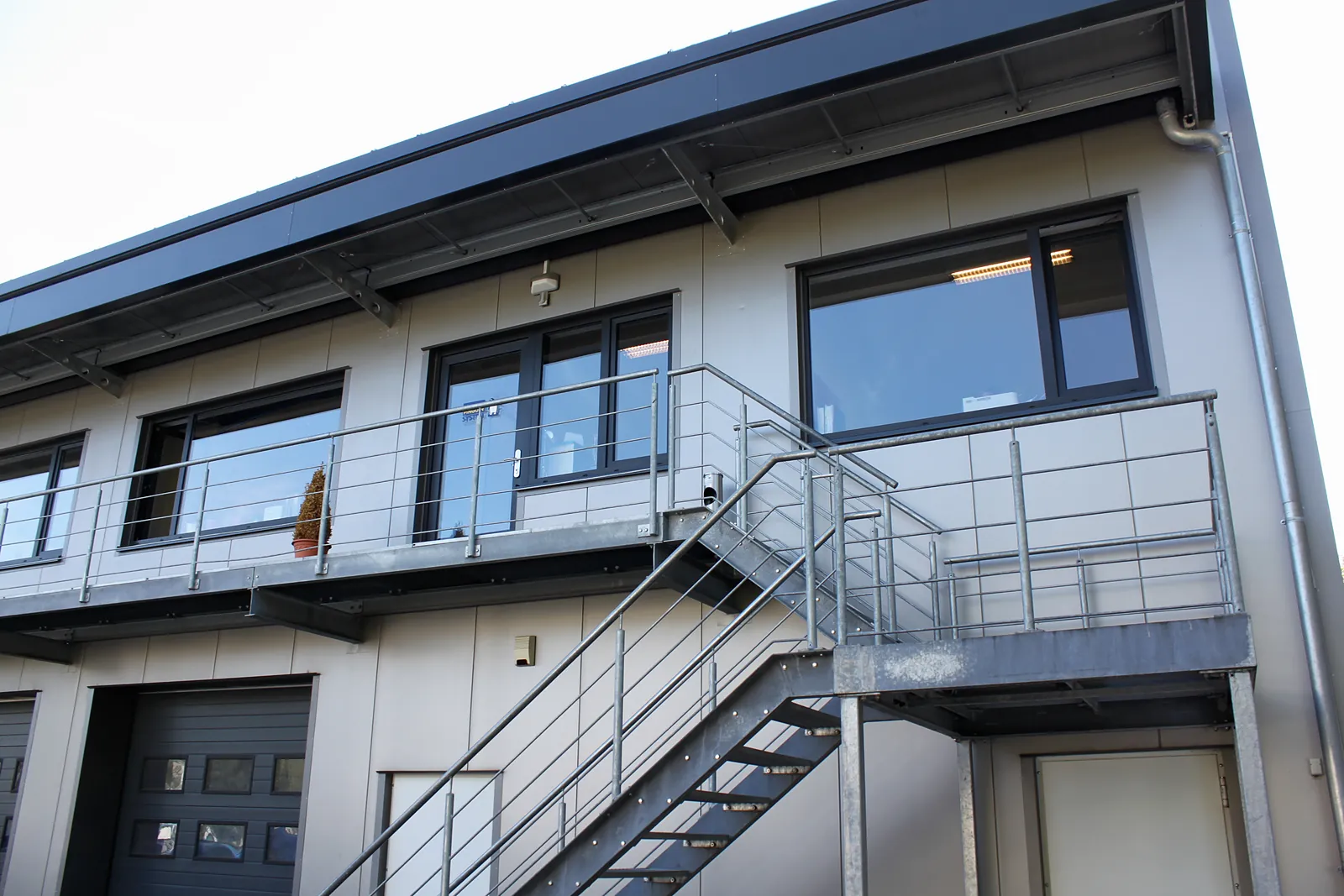 Tore und Balkon